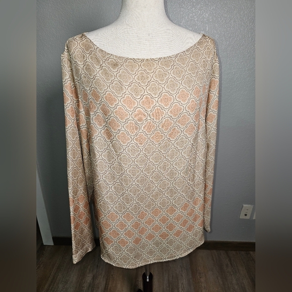Vintage Finity Naturals 100% Silk Blouse with Cute Salmon and Cream Print. 2x - Picture 5 of 10